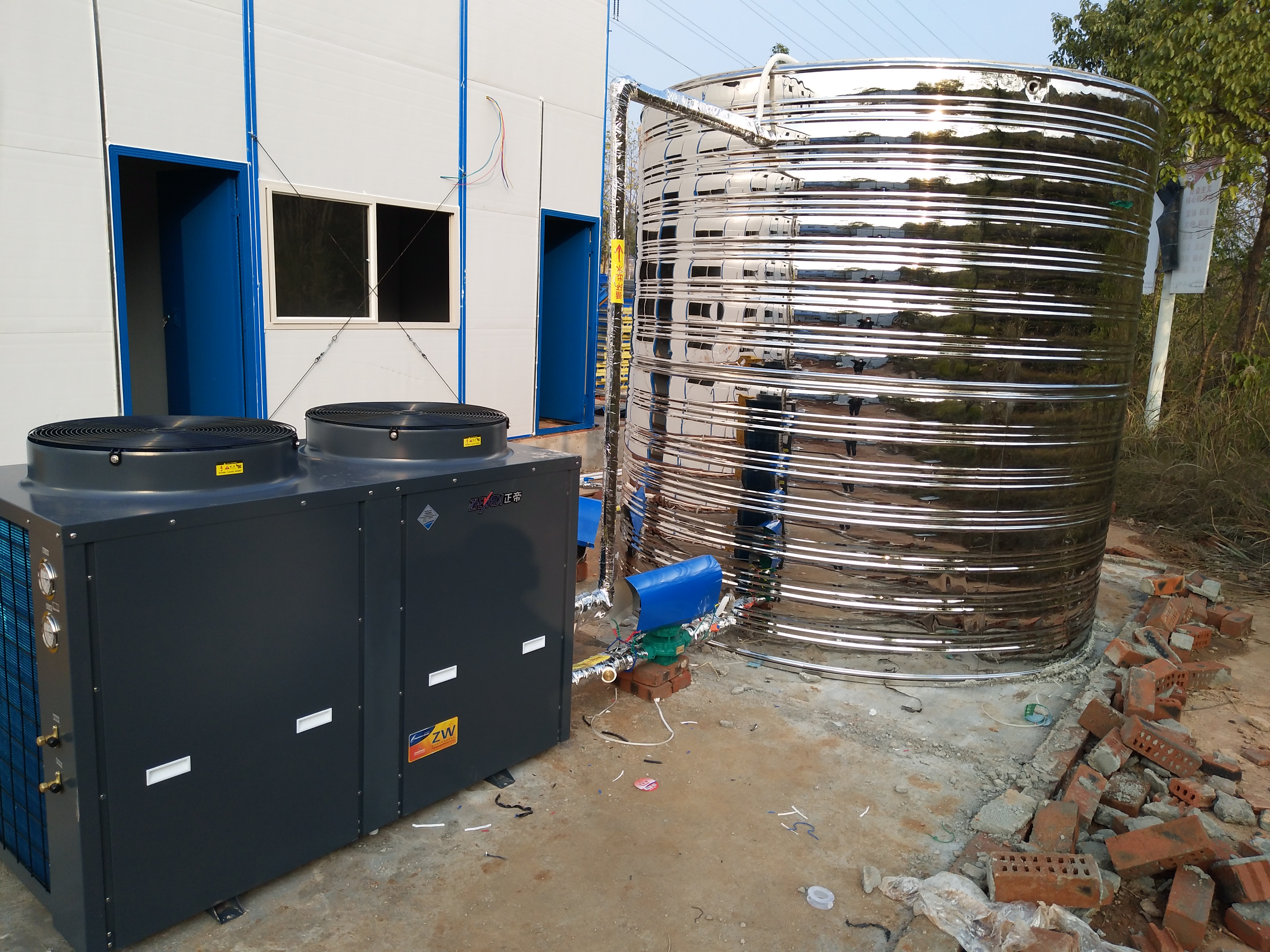 建筑工地空氣能熱水器實例